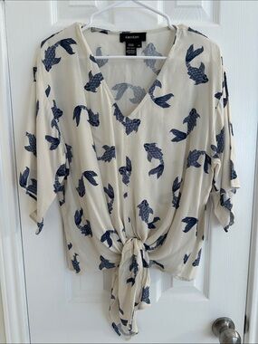 NWT Karen Kane Koi Fish Front Tie Top